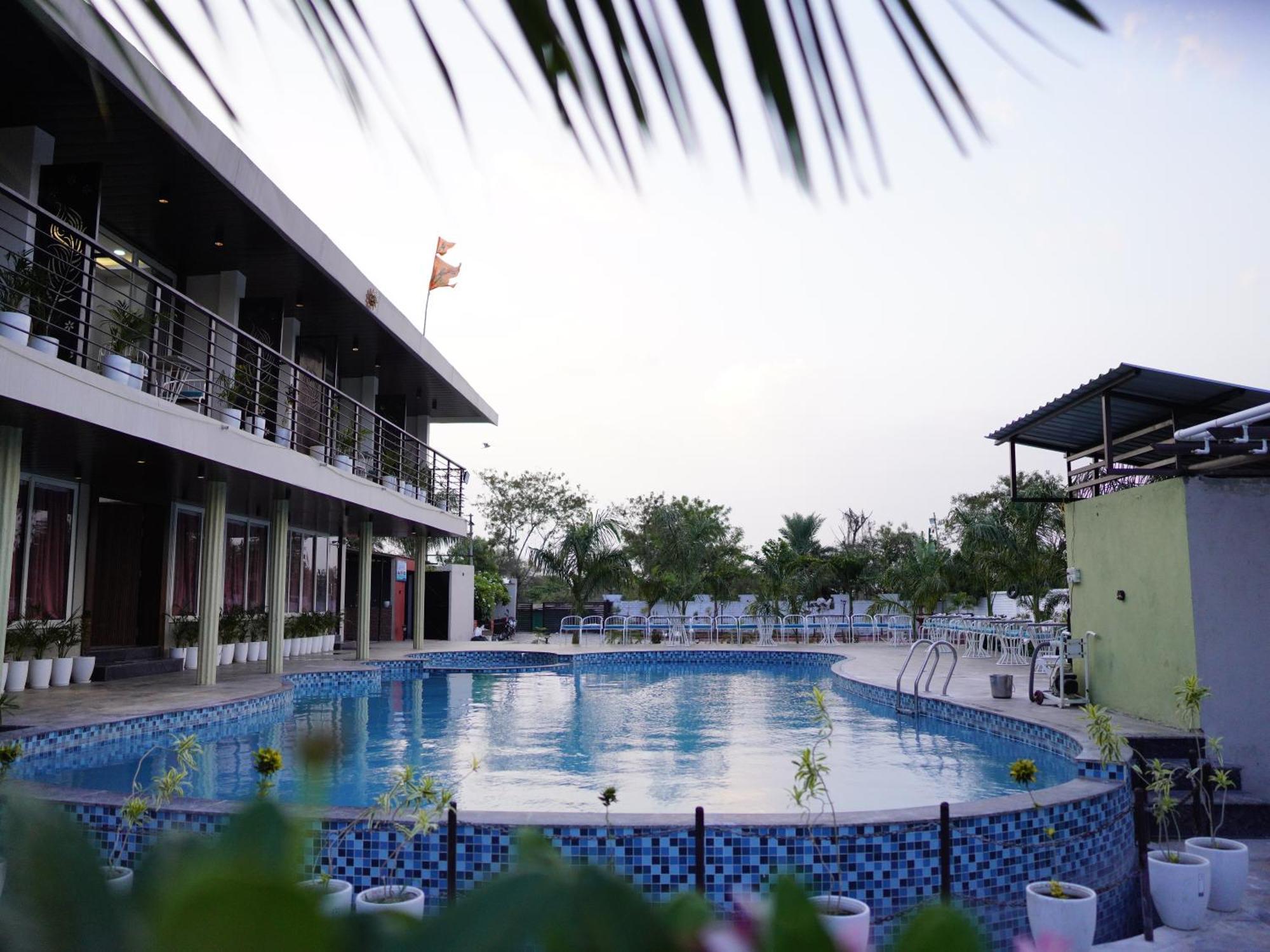 Fun O Farm Luxury Farm Villa Indore Exteriör bild